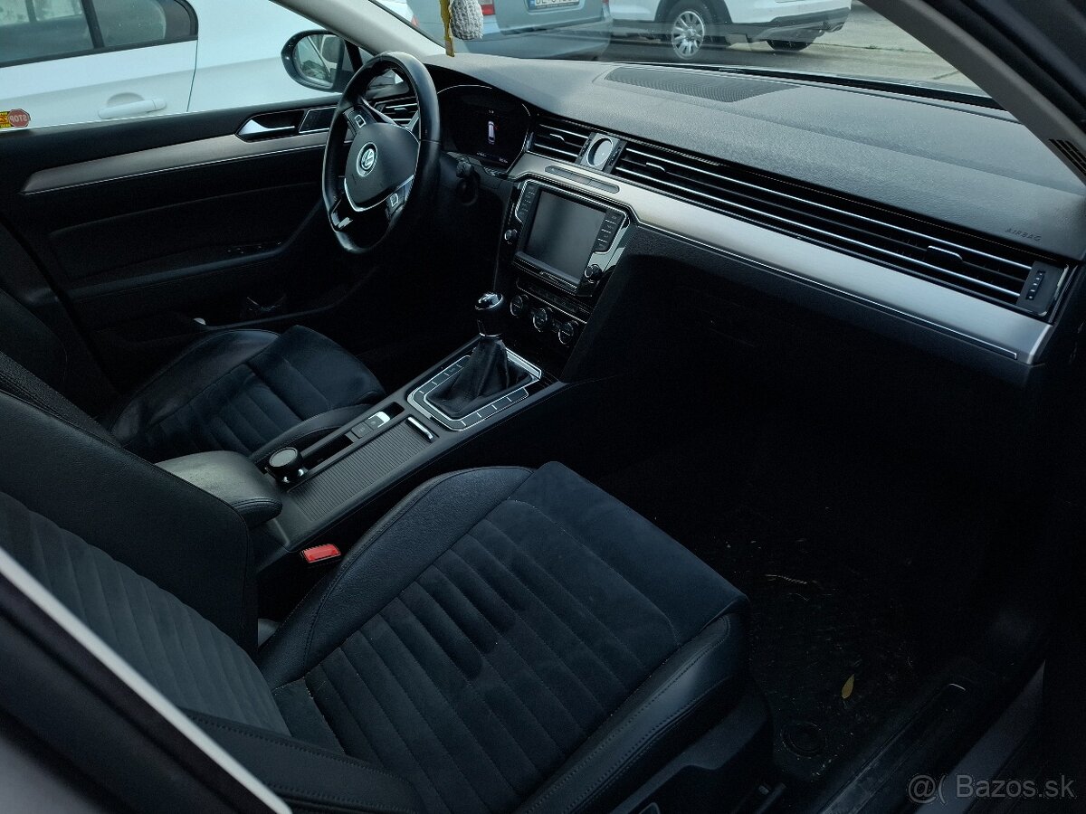 Predám Volkswagen Passat Highline 2.0 TDI 110 kW - 4