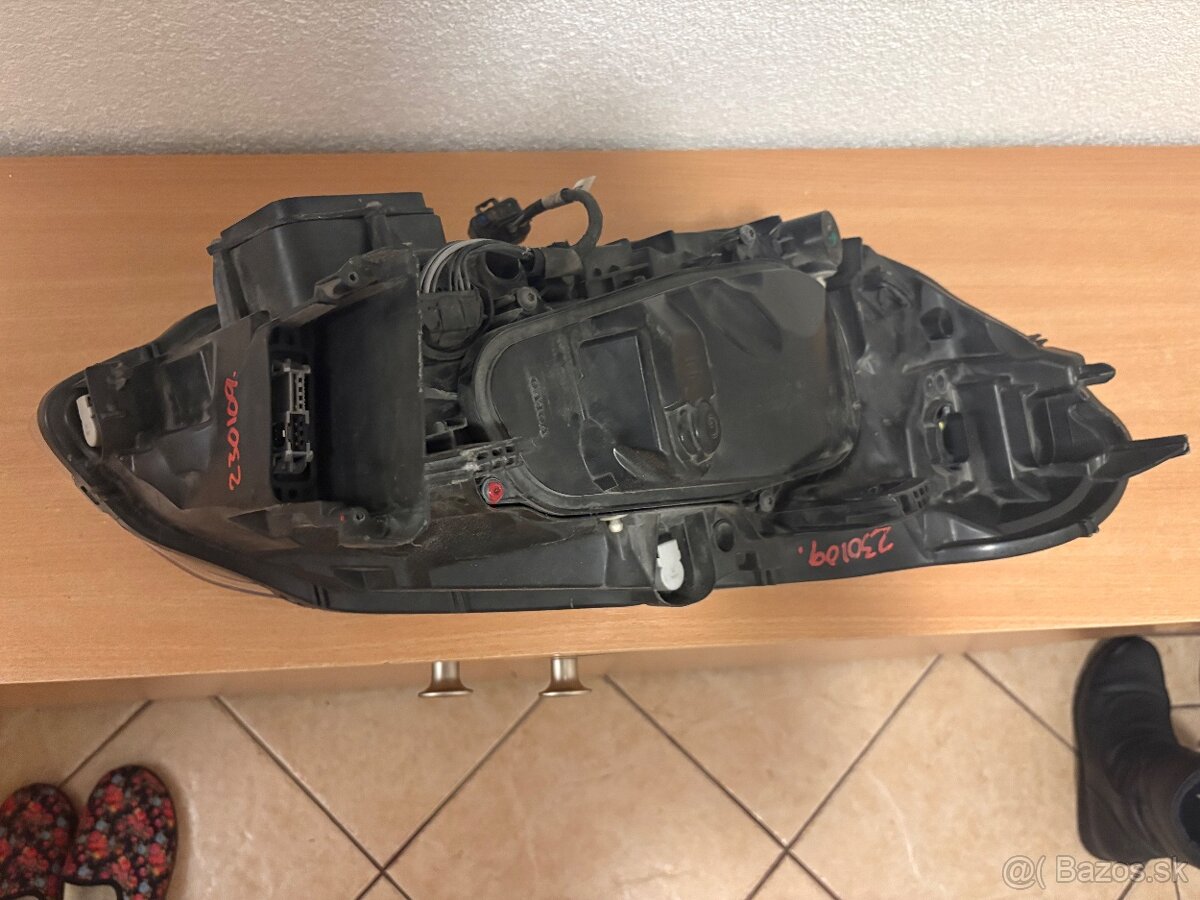 XENON VOLVO XC60 13-17 31420249 - 4