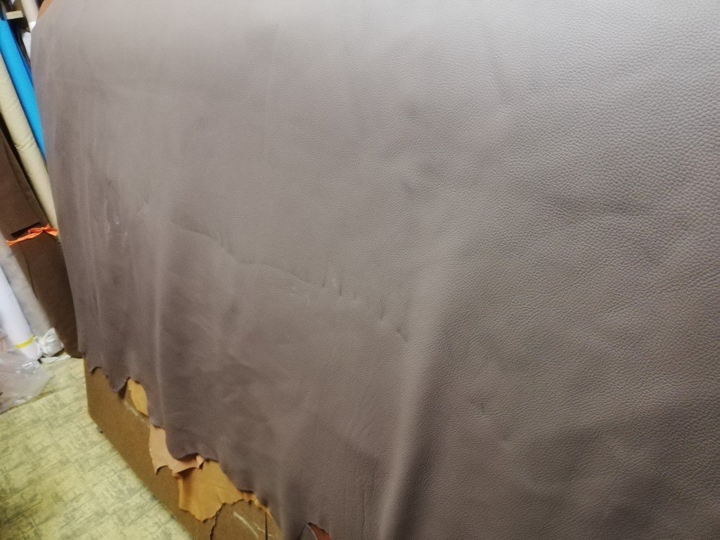 Predam pravú kožu, čalunícku, - 4