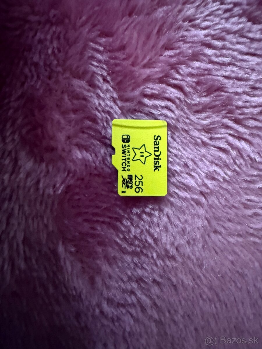 Nintendo Switch + príslušenstvo + hra + 256GB karta - 4