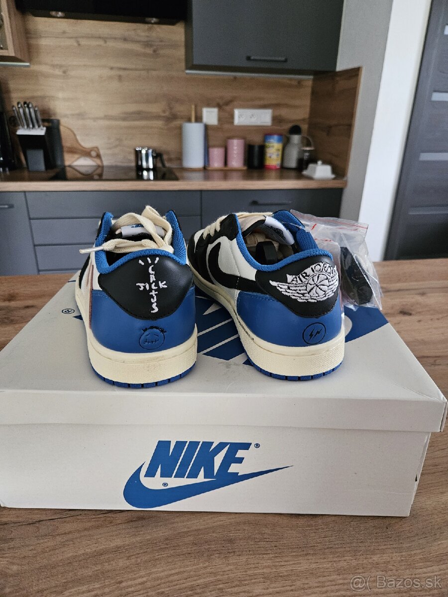Nike Air Jordan Low - 4