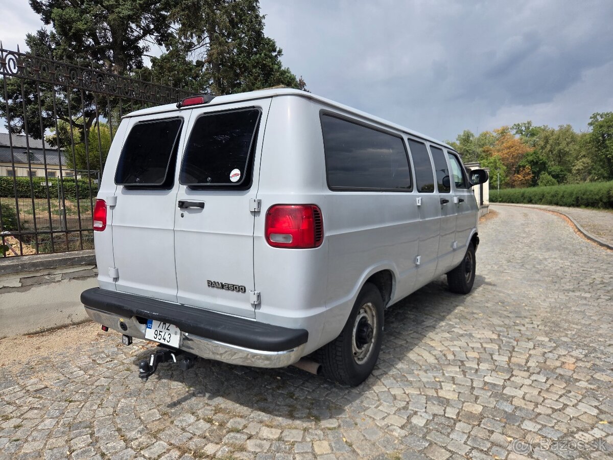 Dodge RamVan 2500 - 4