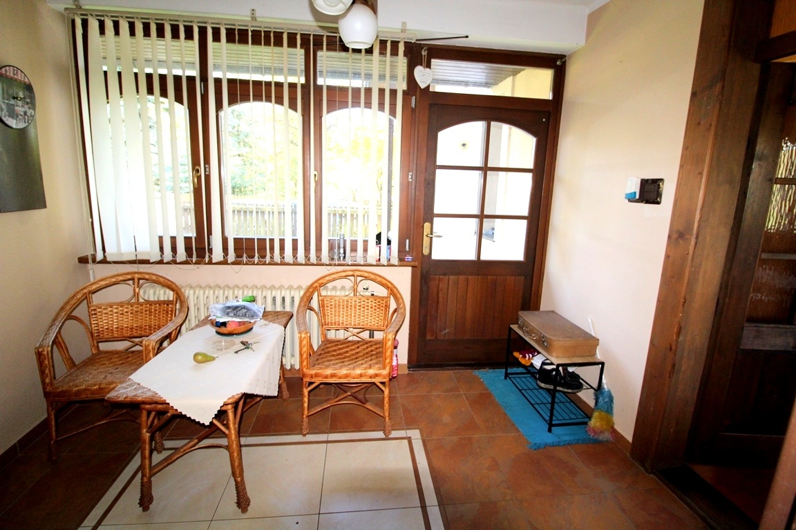 Rodinný dom so záhradou / 837 m2 / - Beluša - 4