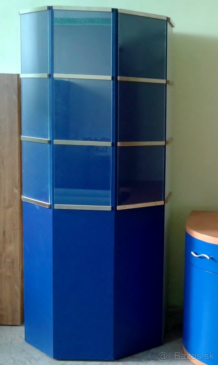 Prezentačný 3D panel na kolieskach. - 4