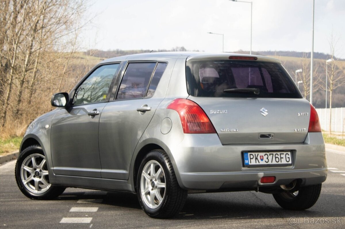 Suzuki Swift 1.3 benzin / TOP VÝBAVA / - 4
