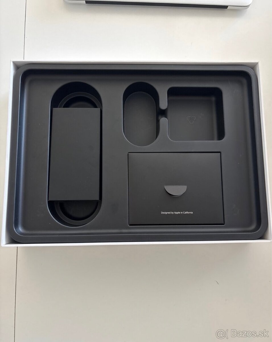 MacBook Pro (Retina, 13-palcový, 2015) - 4