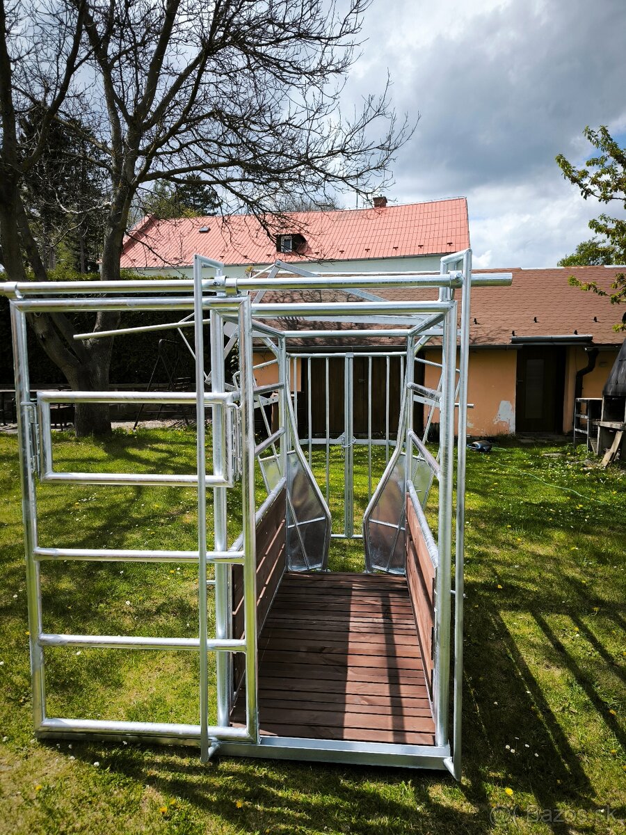 Fixačná klietka na dobytok - 4