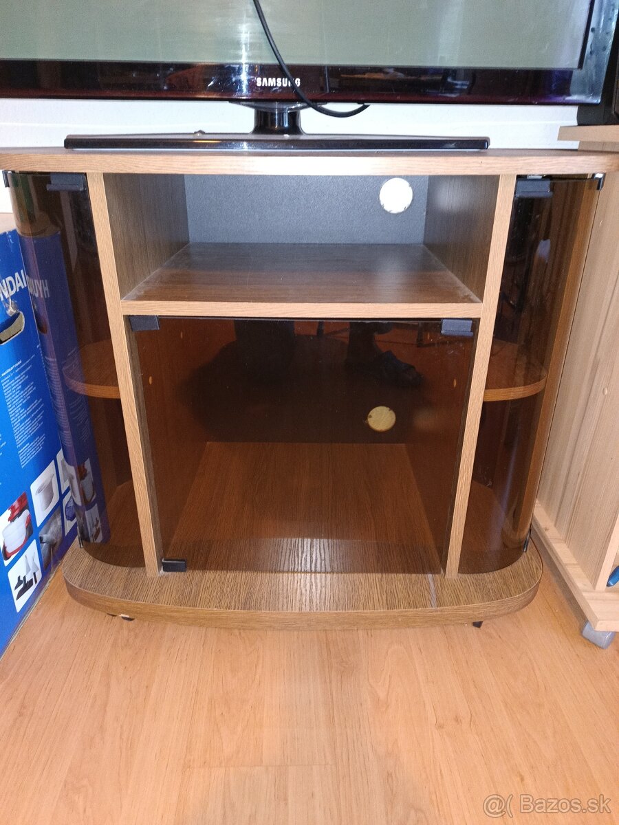 Predám tv stolík - 4