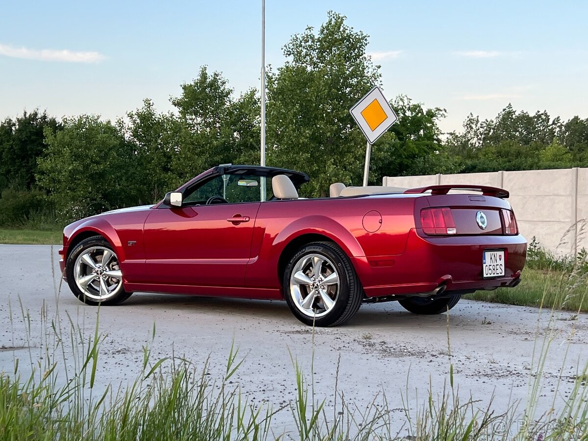Ford Mustang GT Convertible 4.6L - Premium Edition bl. koža - 4