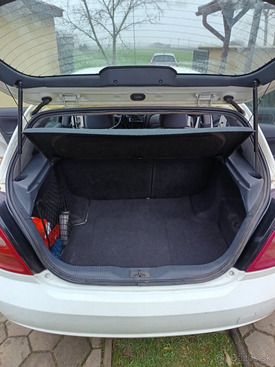 Nissan Almera 1.5 dCi - 4