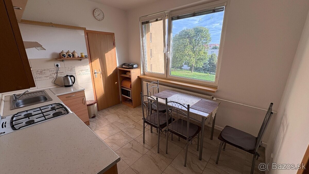 Predám velký 2-izbový byt po komplet rekonštrukcii ZARIADENÝ - 4