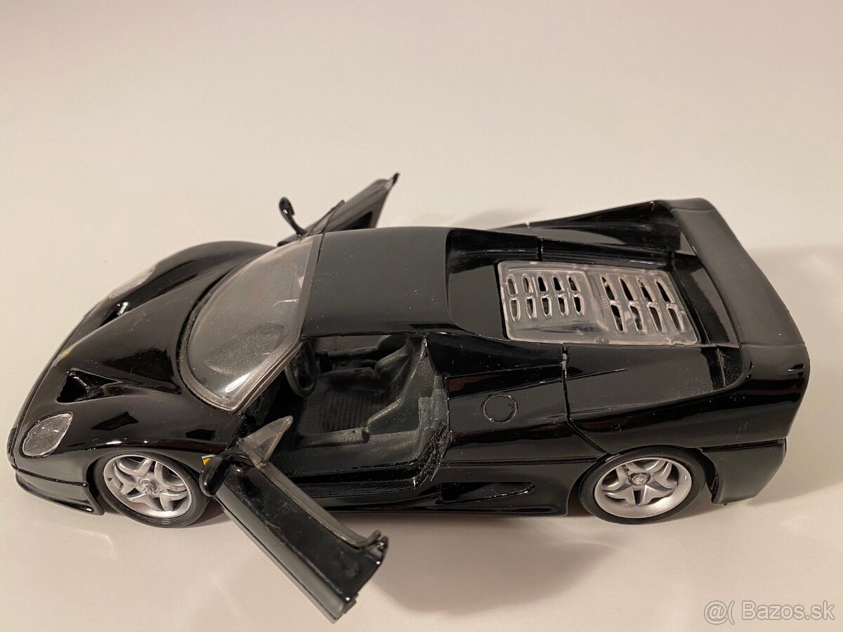Model auta Ferrari F50. - 4