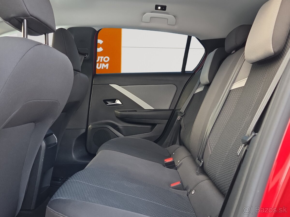 Opel Astra 1.2 Turbo 81kW Elegance - 4