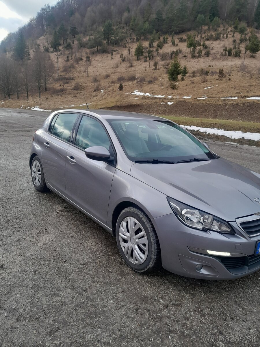 Peugeot 308 benzín - 4