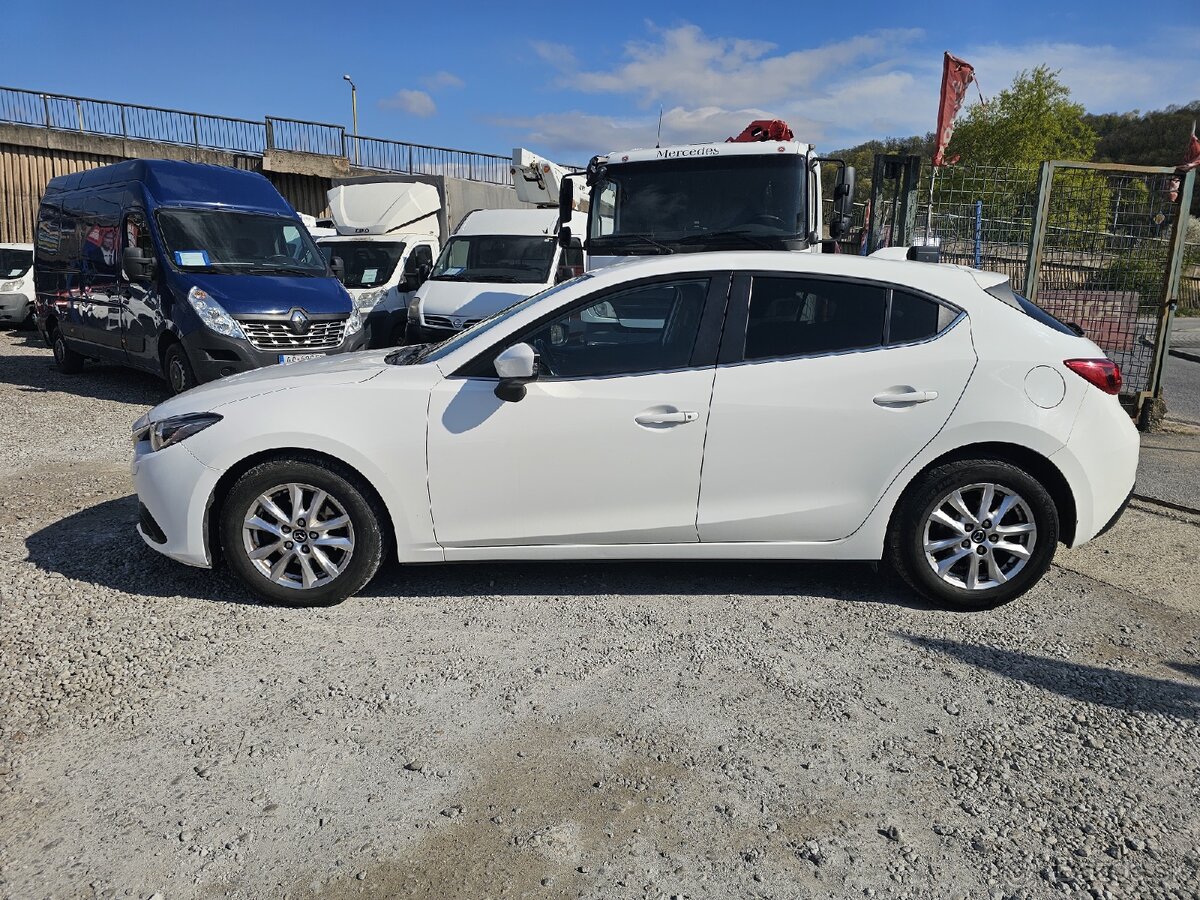 Mazda 3 2.2 Skyactiv Revolution manuál TOP - 4