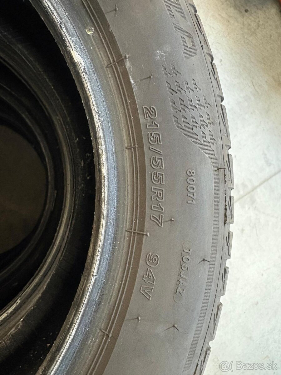 Pneu 215/55 R17 - 4