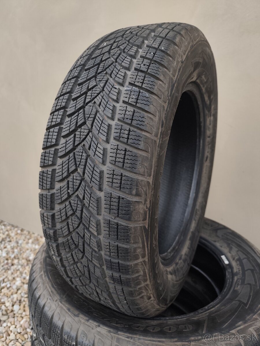 225/65R17 Zimné pneumatiky Goodyear - 4