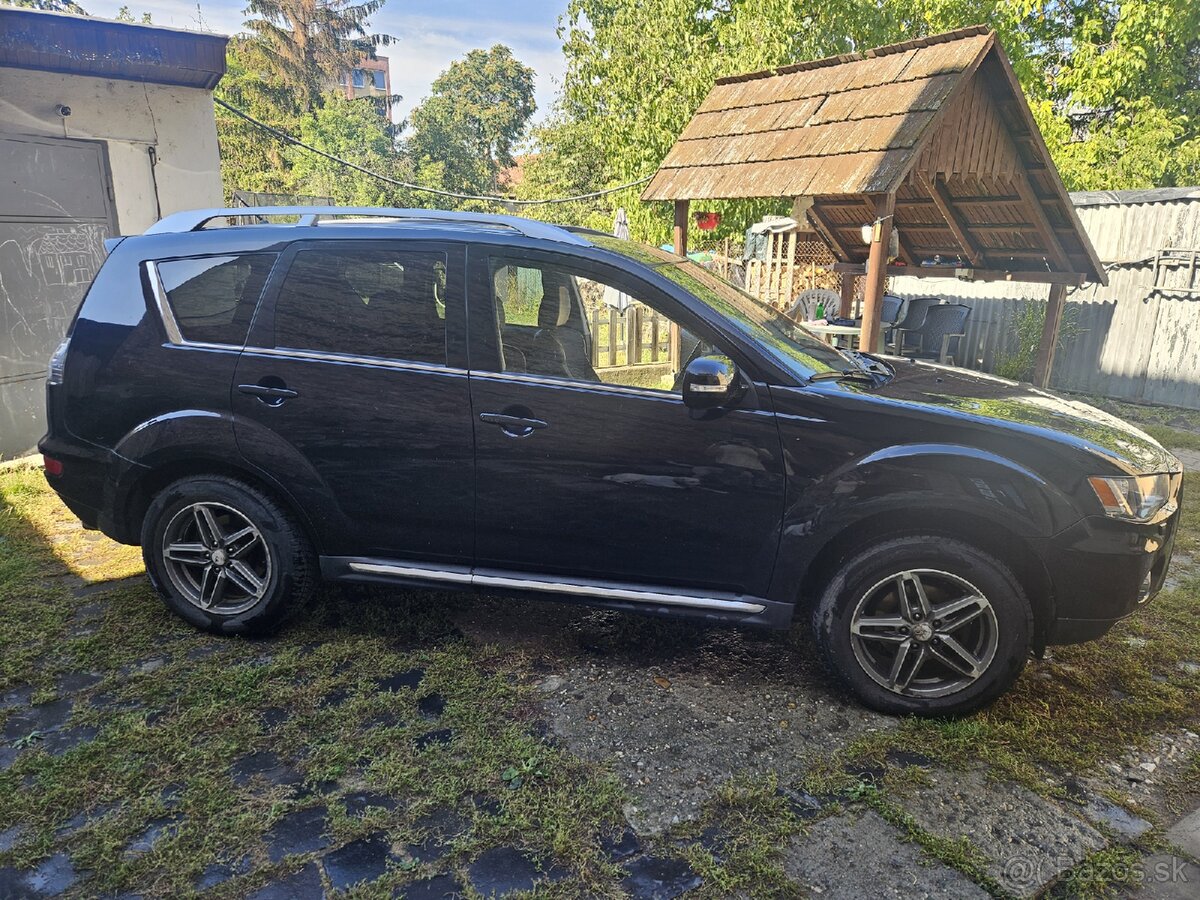 Mitsubishi Outlander 2.2 - 4