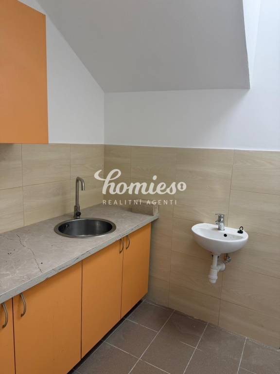 PRENÁJOM OBCHODNÉHO priestoru , NITRA - Štúrova ulica - 4