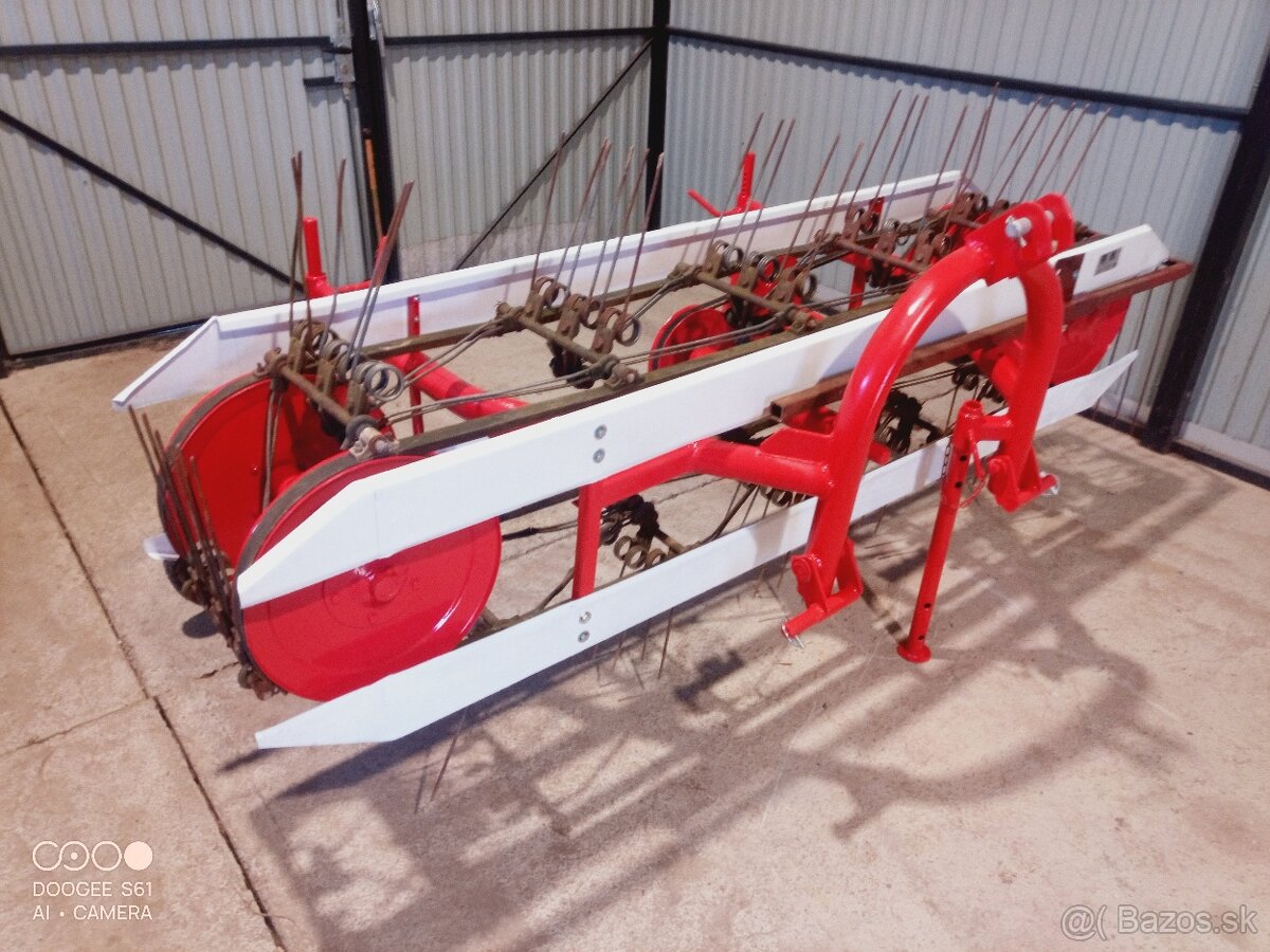 Pásová hrabačka sena obracačka - 4