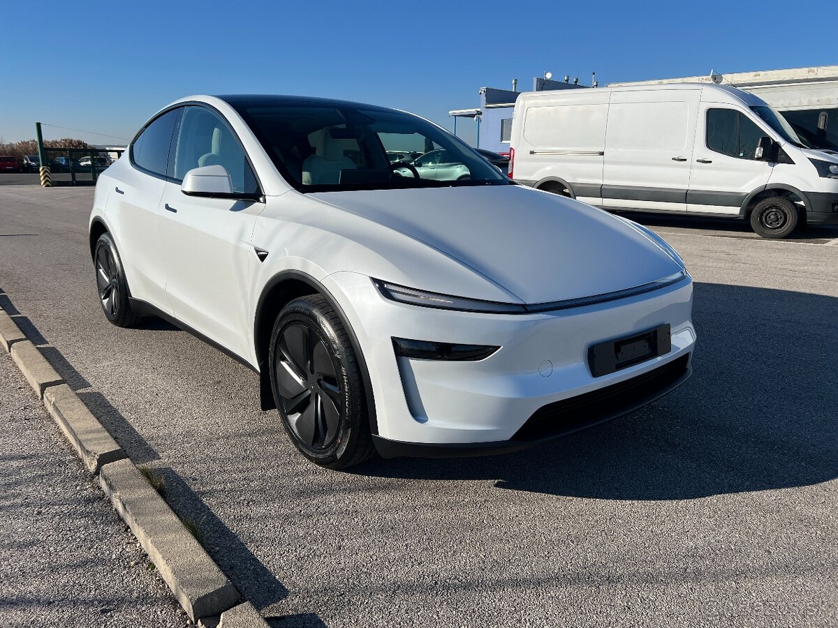 TESLA MODEL Y PREMIUM LONG RANGE ALL-WHEEL DRIVE - 4