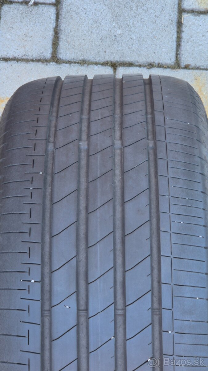 Letne Bridgestone 215/45 R18 - 4