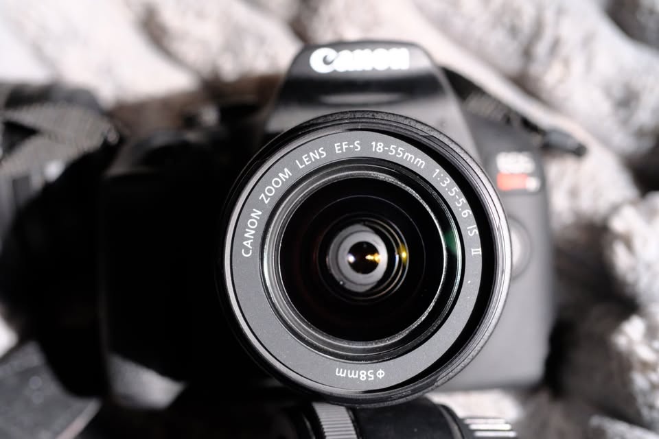 Canon Rebel T7 + 3 objektivy - 4