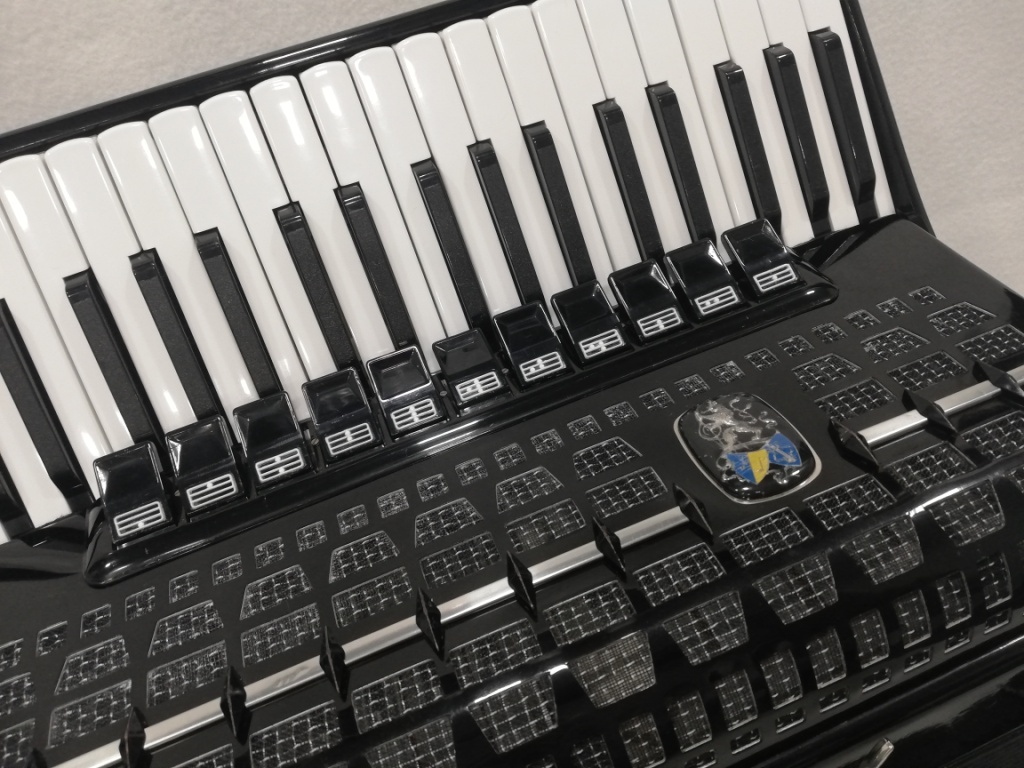 akordeon royal standard meteor 96 basovy - 4