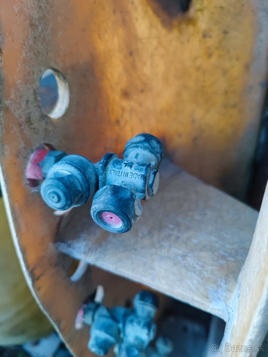 Postrekovač / rosič na vinič - 4