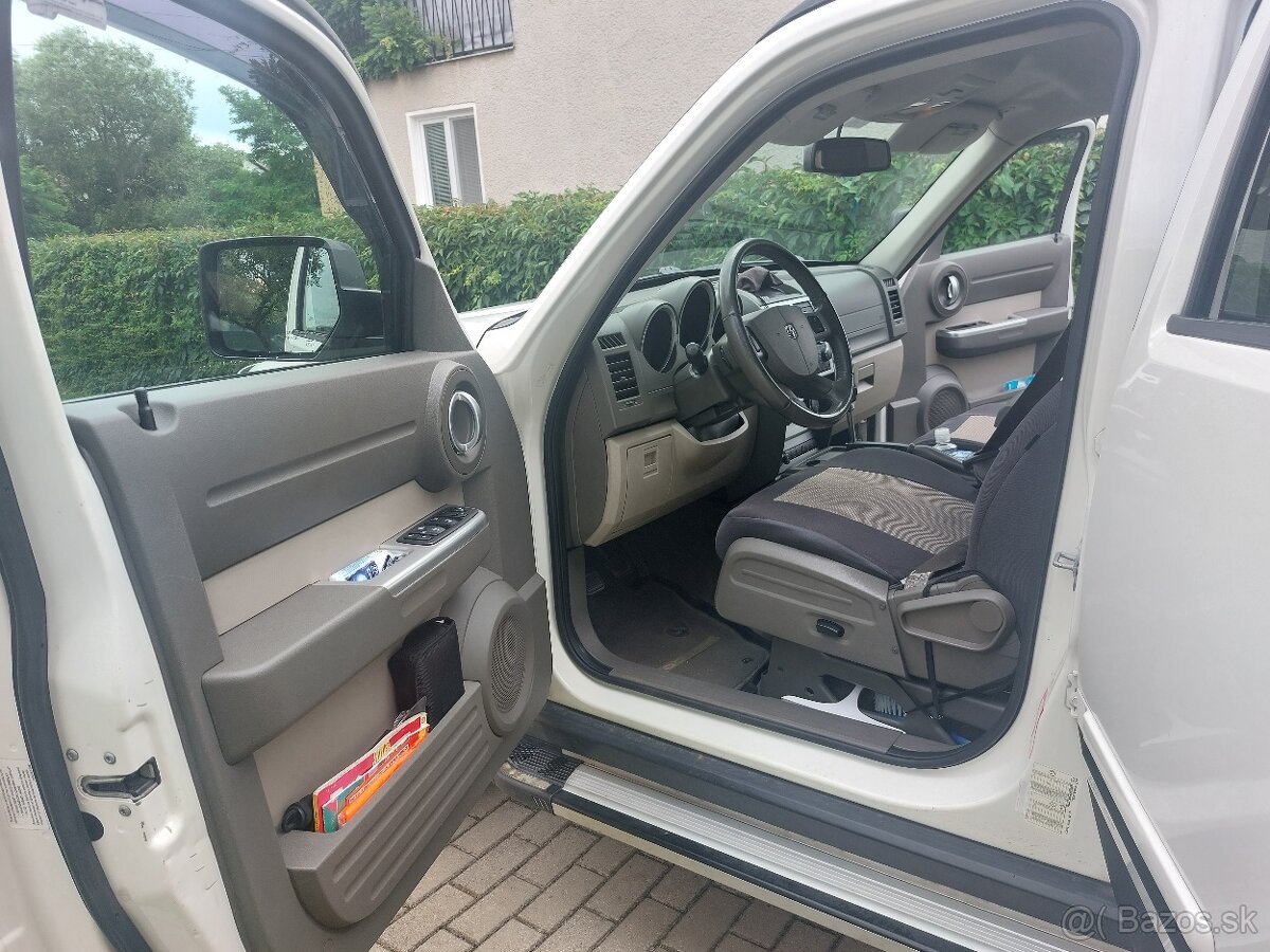 Dodge Nitro 2,8 CRD 4x4 manual 6st. 2007 - 4