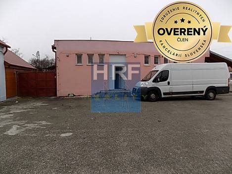 Viacúčelový objekt v centre obce Vrádište - 4