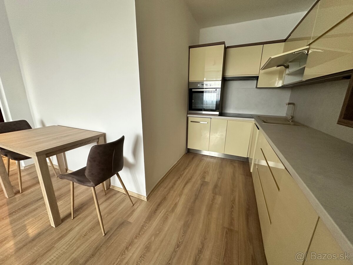 Dvojgarsónka na prenájom v meste Komárno - 4