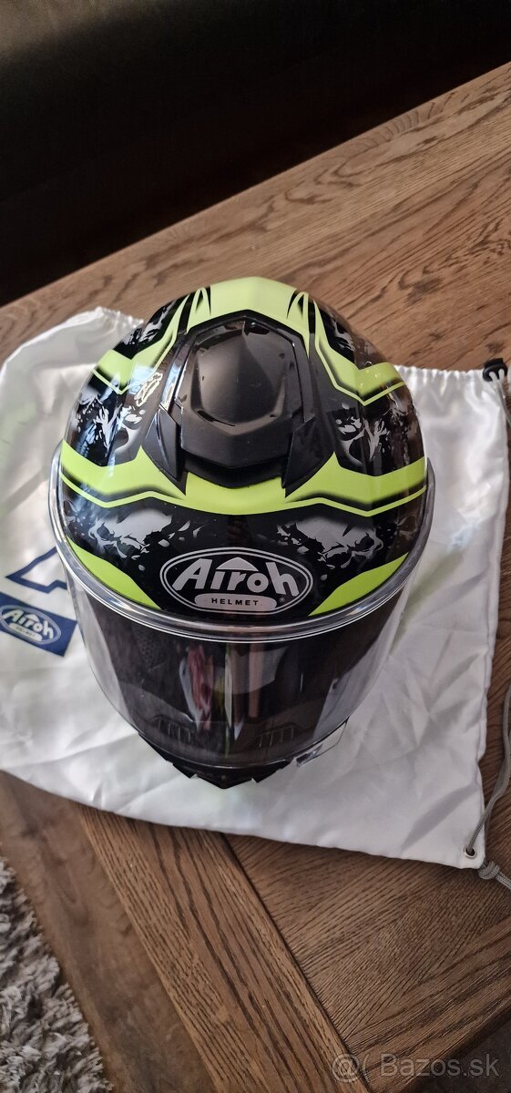 Prilba na motorku Airoh - 4