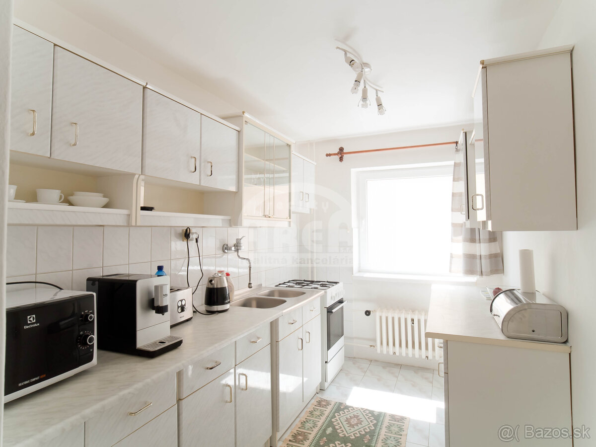 Dvojpodlažný rodinný dom v skvelej lokalite mesta Michalovce - 4