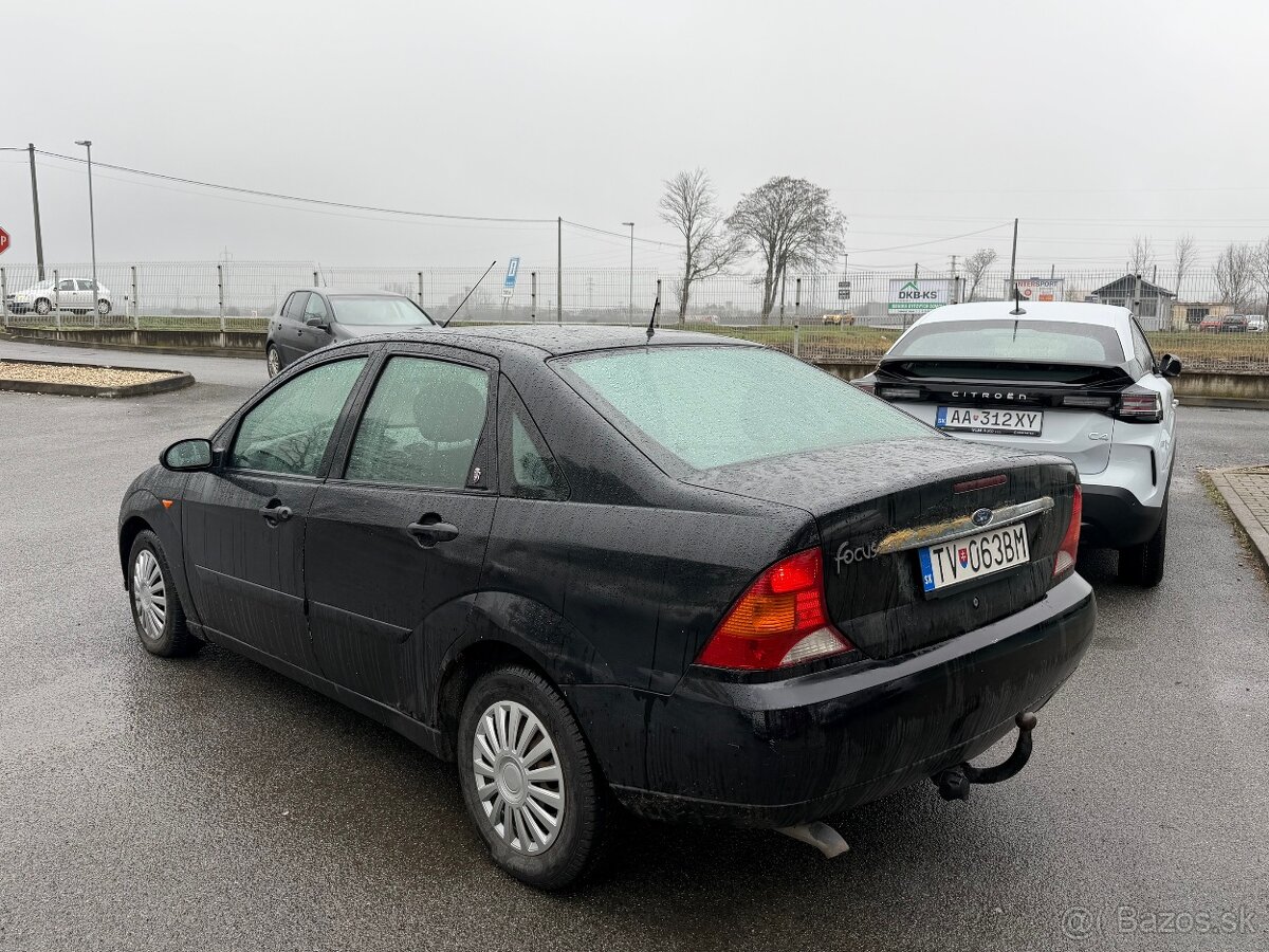Ford Focus 1.8 TDdi Comfort / ŤAŽNE ZARIADENIE - 4
