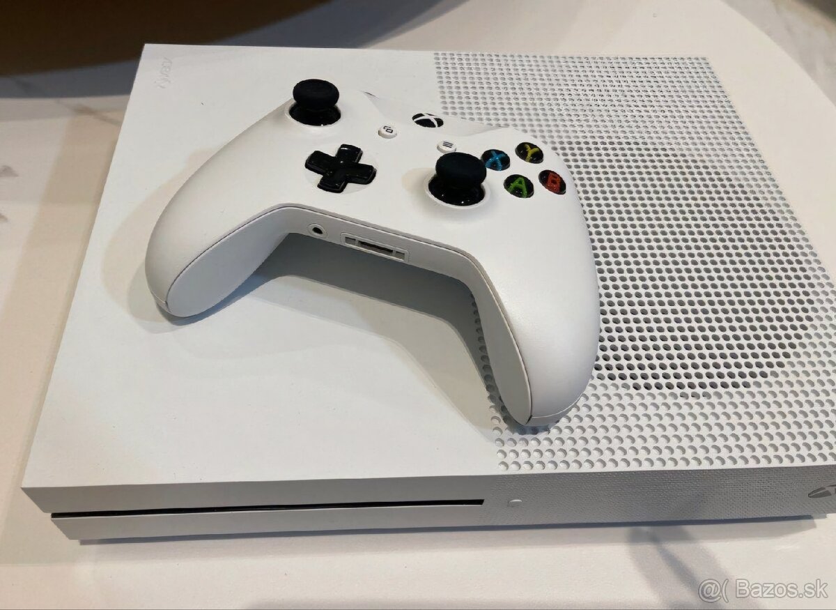 Predám Xbox One S 500GB - 4