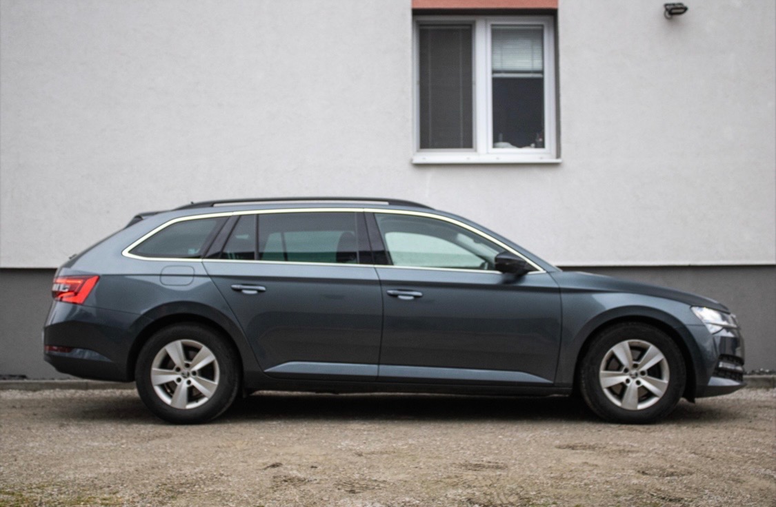 Škoda Superb Combi 2.0 TDI DSG - 4