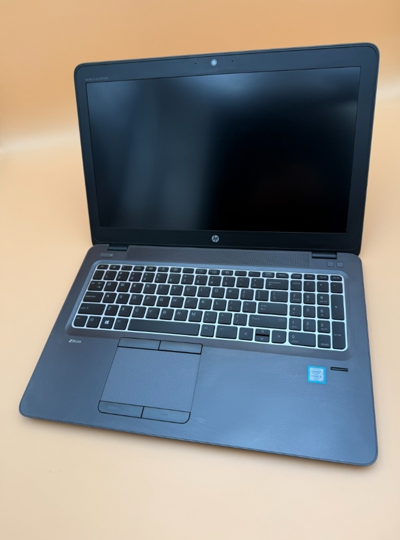 Notebook HP ZBook i5-6200U / 8GB RAM / SSD + HDD - 4