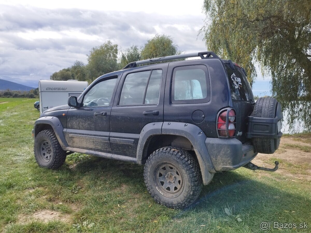 Jeep Cherokee KJ model Renegade - 4