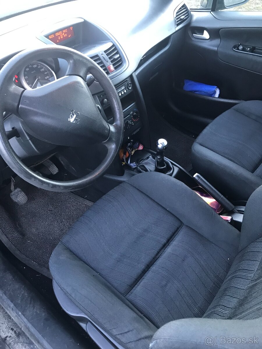 Peugeot 207 coupe - 4