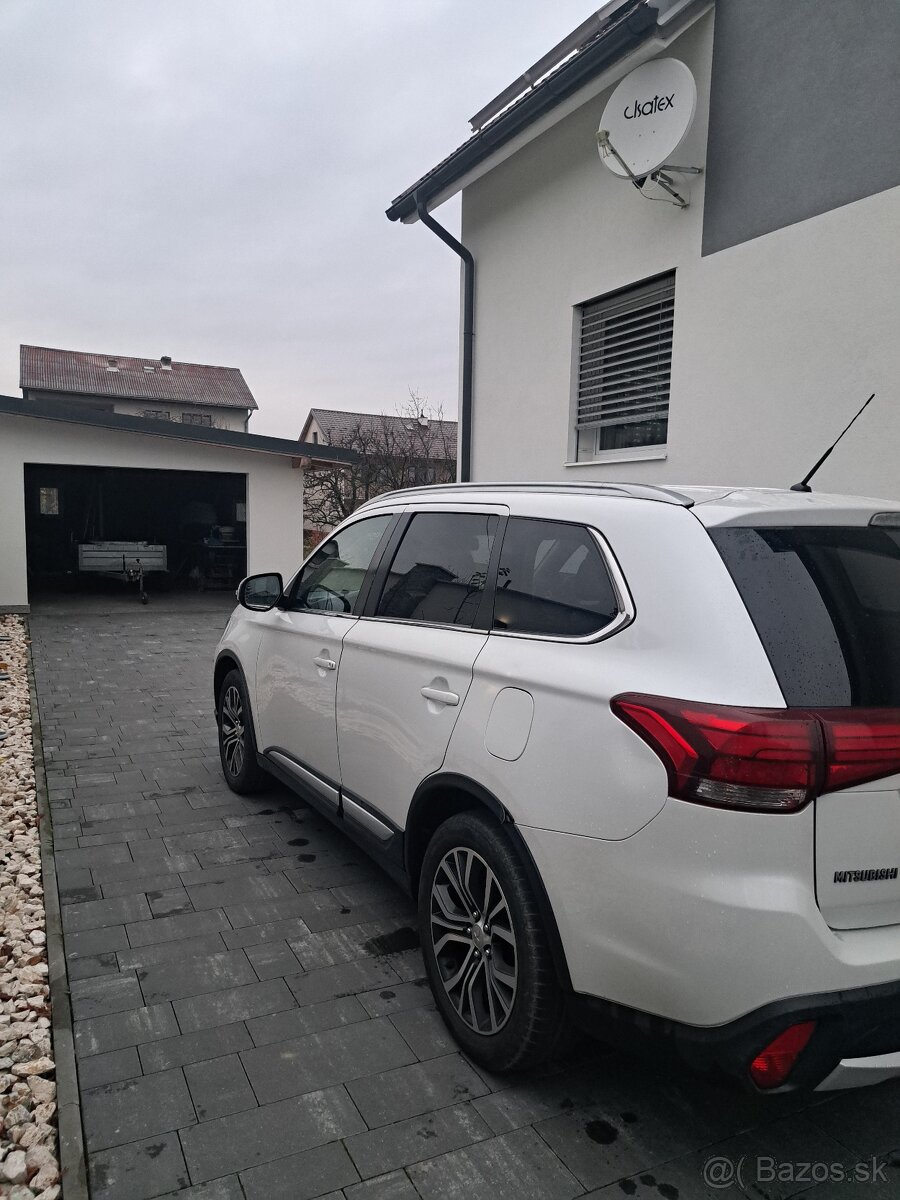 Mitsubishi Outlander 2.2 DI-D, r. 2016, 4x4 - 4