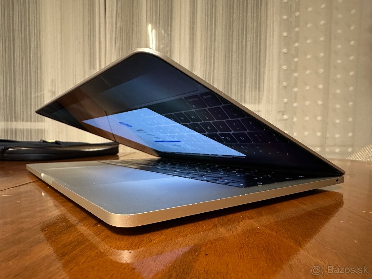 Predám MacBook Pro 13" Silver 2019 – Touch Bar, 8GB/128GB - 4