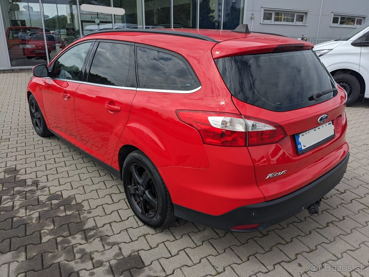 FORD Focus Kombi 2013 benzín - 4