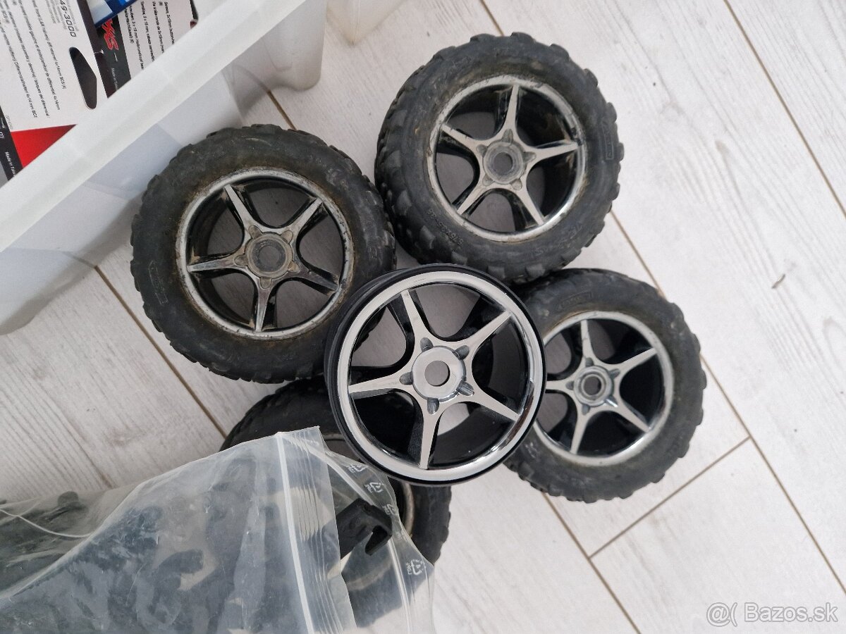 Traxxas e revo - 4