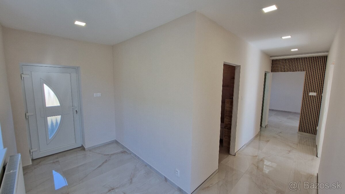 Zrekonštruovaný rodinný dom, 8 á, obec Vlčany - 4