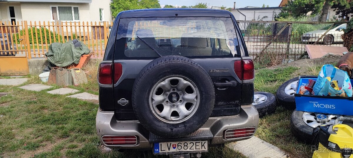 Predam Nissan Terrano 2.7TDi automat, r.v. 2001, 145tkm