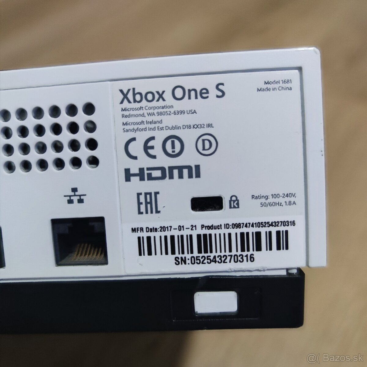 Xbox One S (500GB) + GTA V - 4