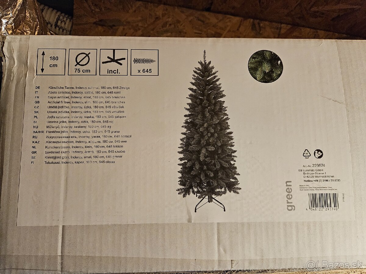 Predám umelý vianočný stromček, ako nový 180 cm, šírka 75 cm - 4