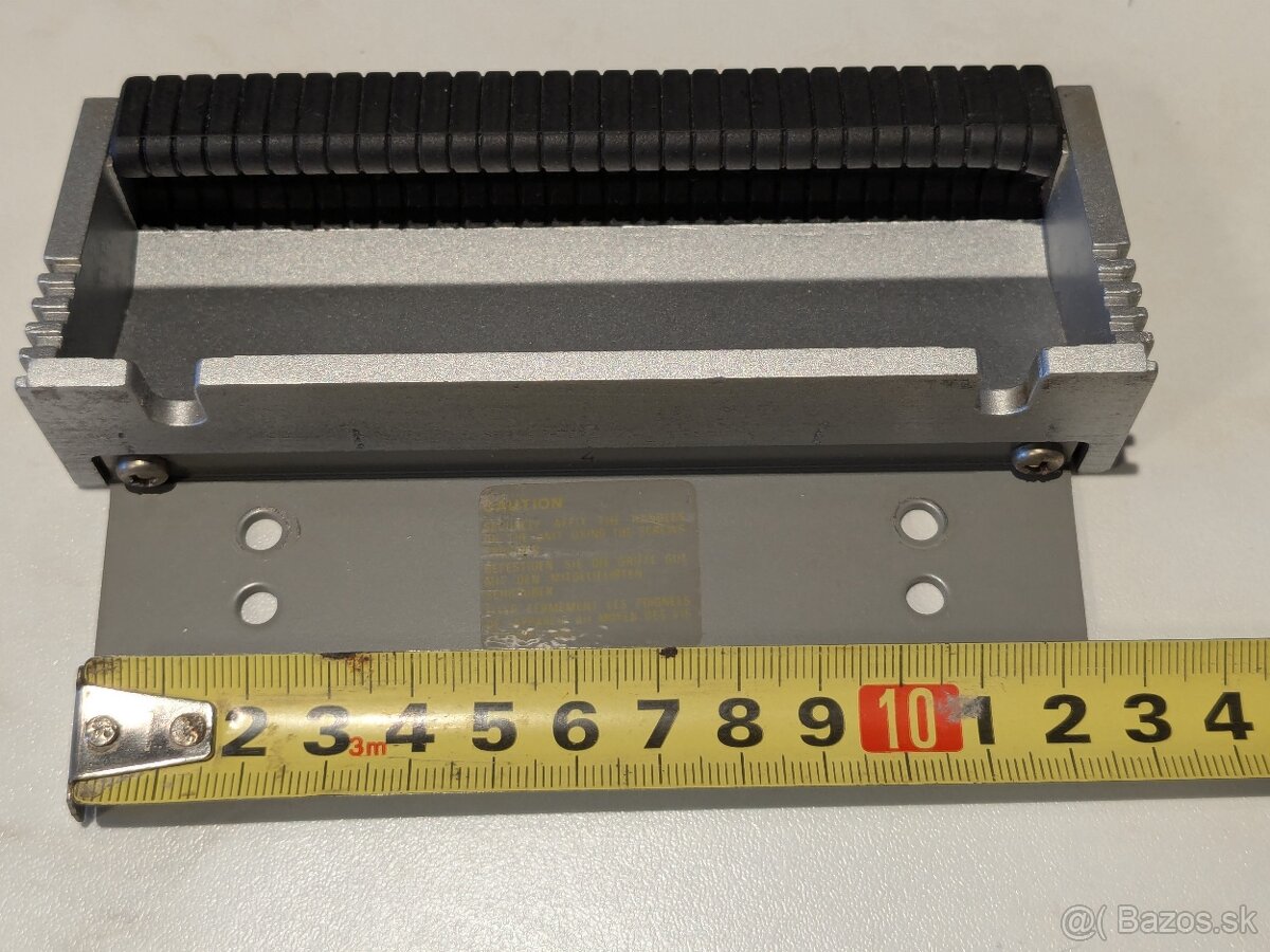 Akai MH4 - madla do racku - 4