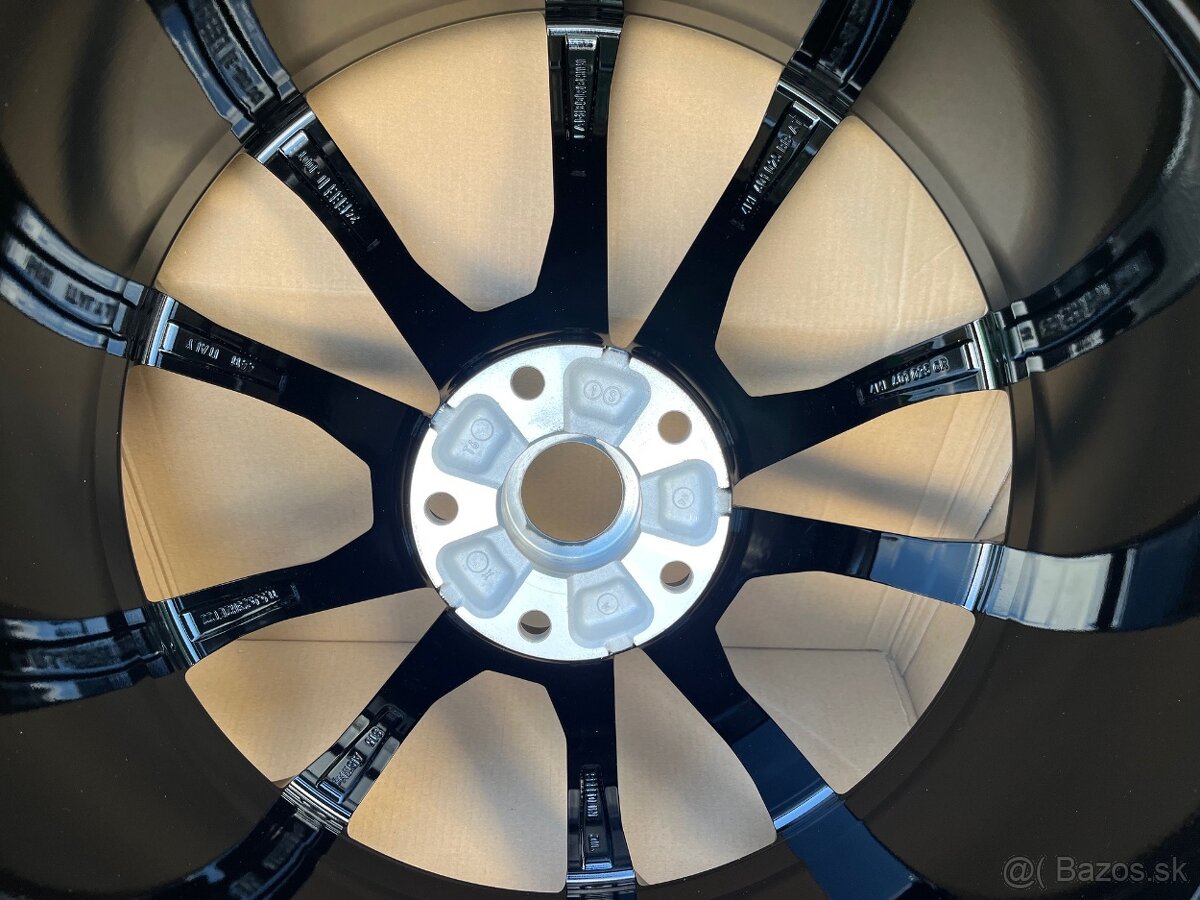 LAMBORGHINI URUS 23" Black, nové, originál - 4